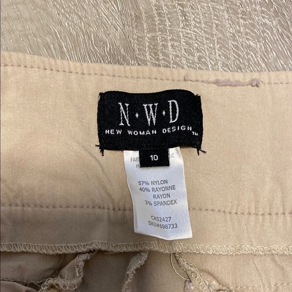 Women's Tan Capris - Picture 4 of 9